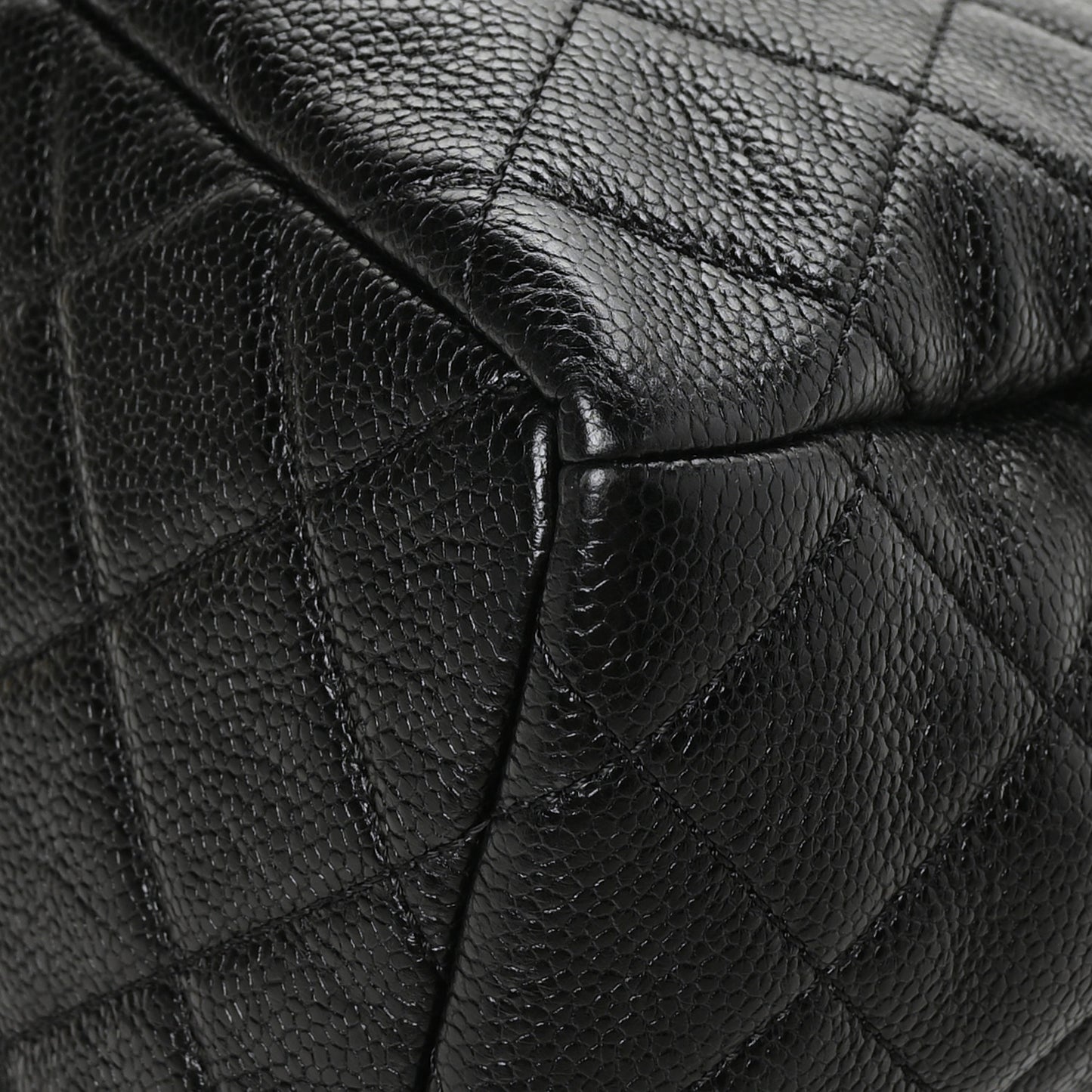 Caviar Flat Quilted CC Chain Bucket Drawstring Bag Black