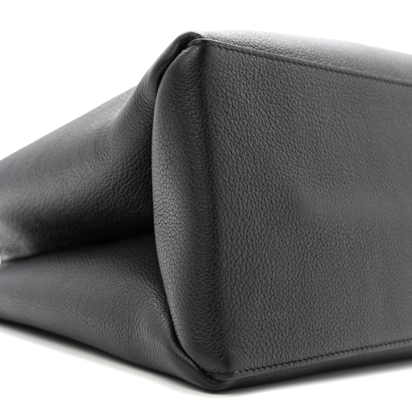 Grained Calfskin Lockme Shopper Black Black