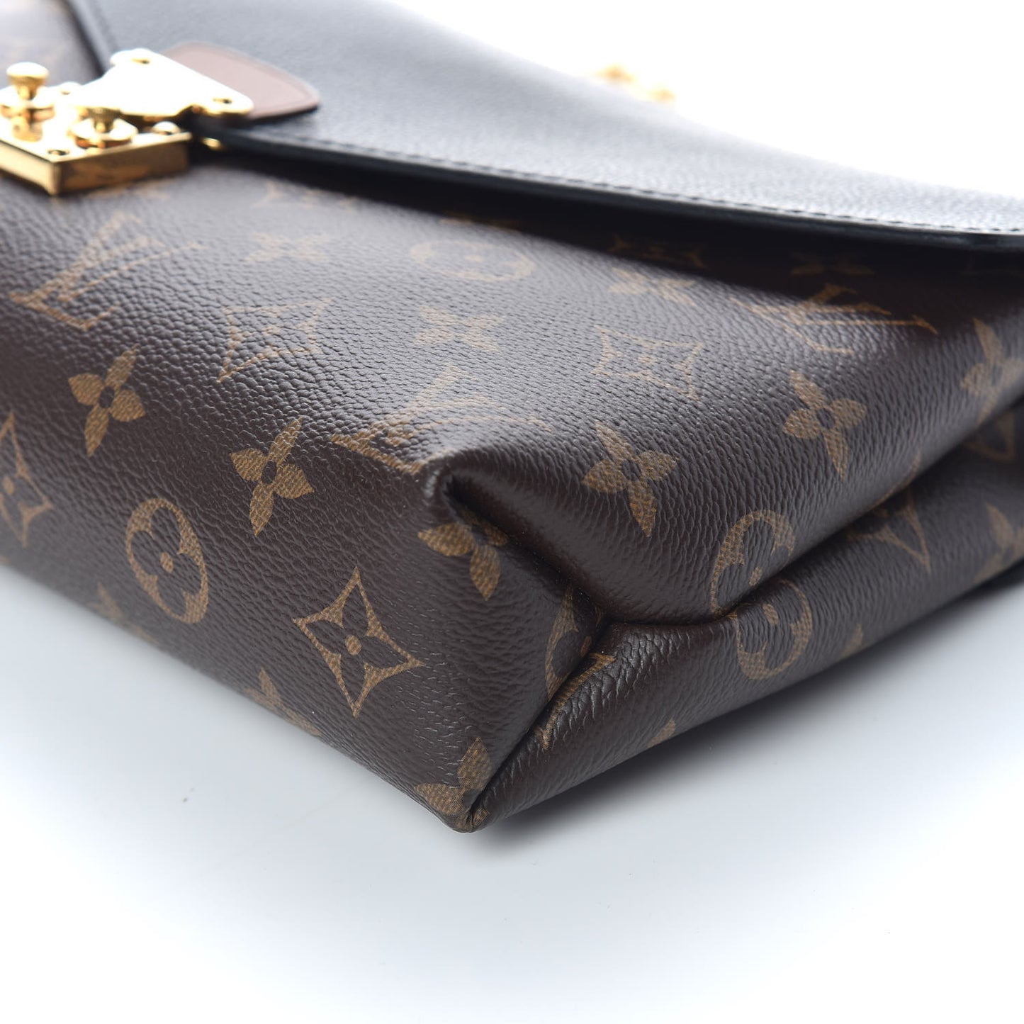 Monogram Pallas Chain Black