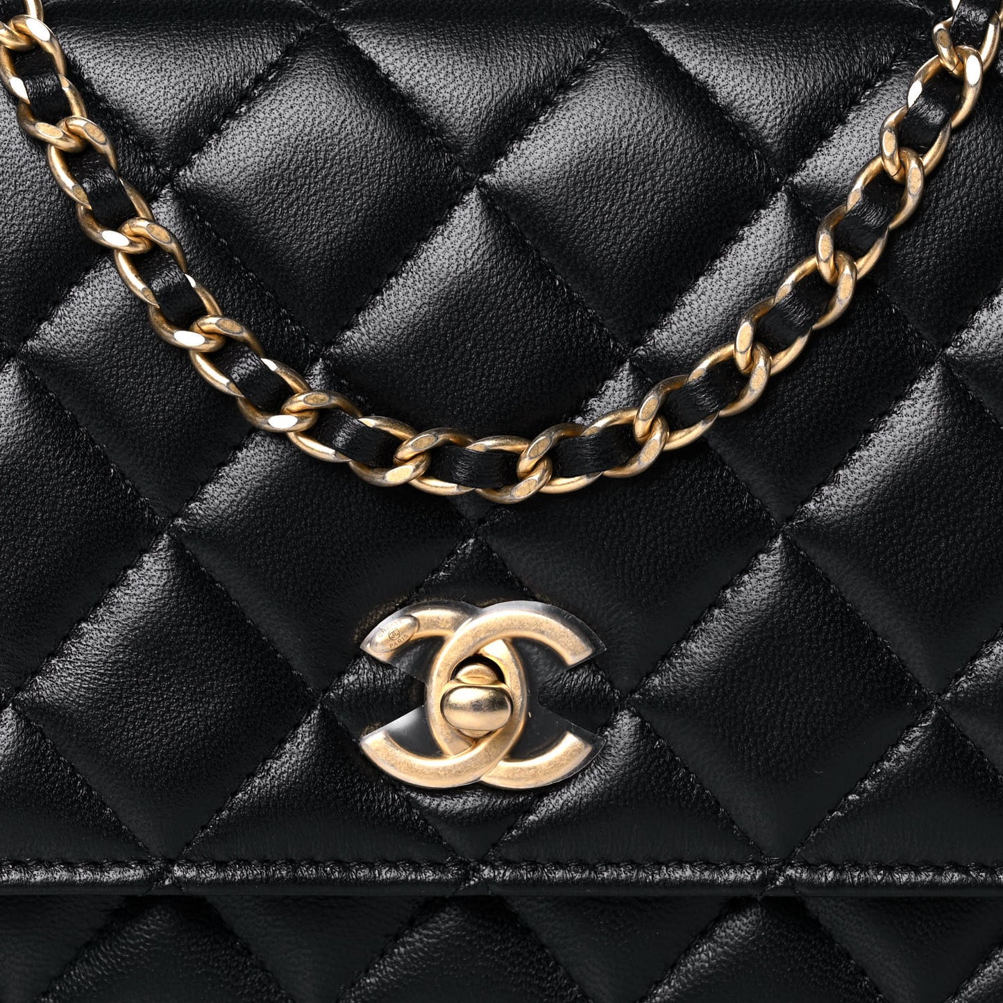 Lambskin Quilted CC Pearl Crush Wallet on Chain WOC Black