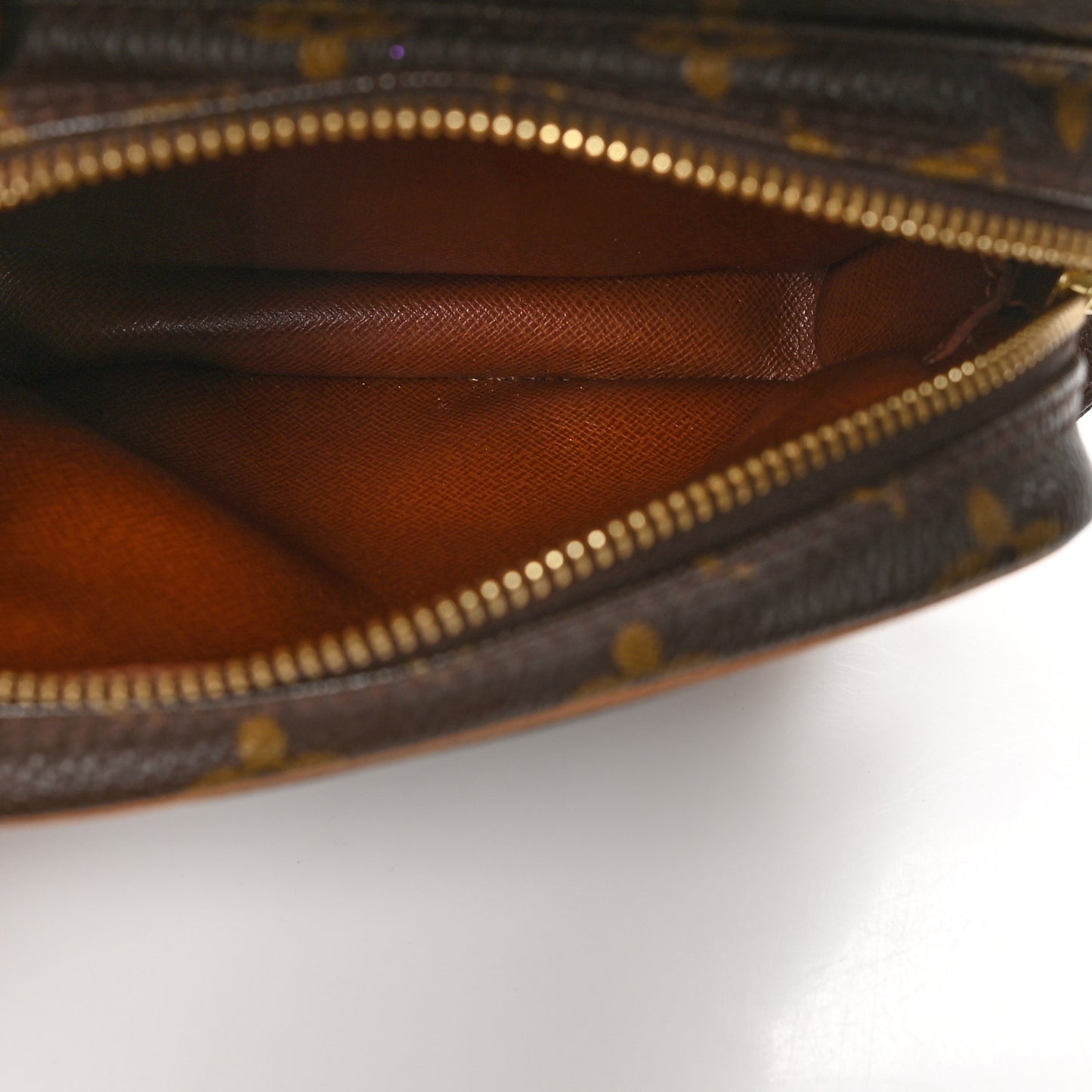 Monogram Amazone