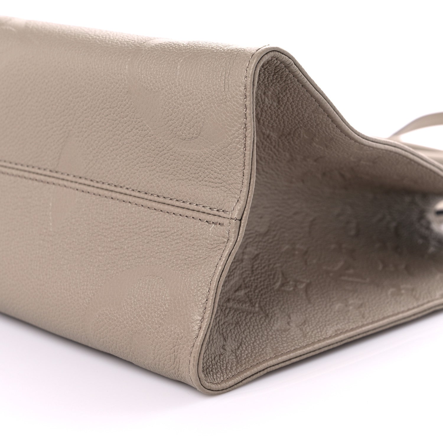 Louis Vuitton Empreinte Monogram Giant Onthego MM Tourterelle 8 of 8