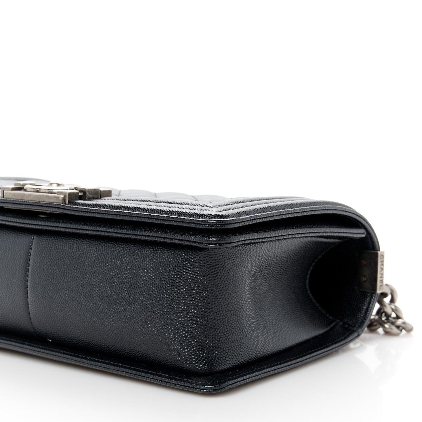 Caviar Quilted Medium Boy Flap Black