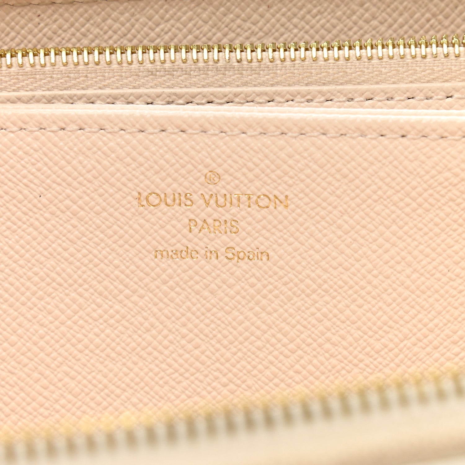 Louis Vuitton Monogram Giant By The Pool Zippy Wallet Brume 6 of 9