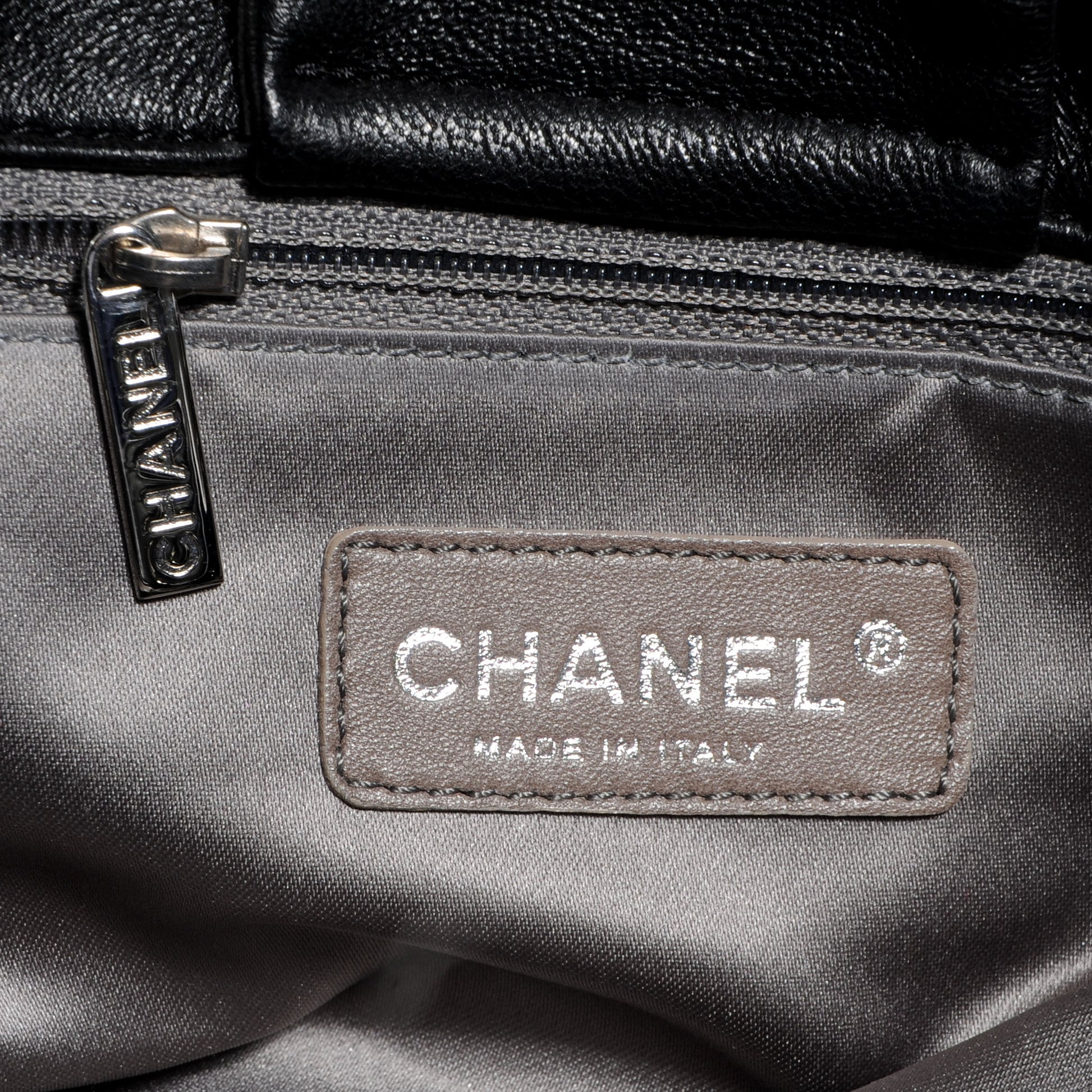 Chanel Lambskin Pearl Obsession Tote Black 6 of 7