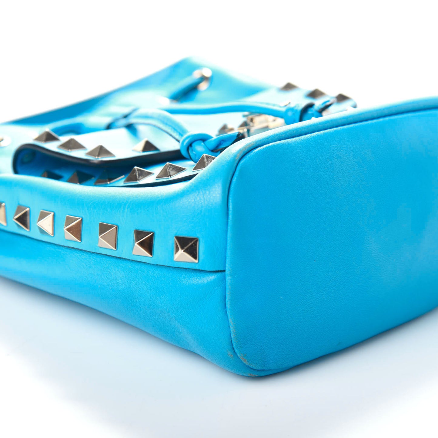 Vitello Rockstud Bucket Bag Parrot