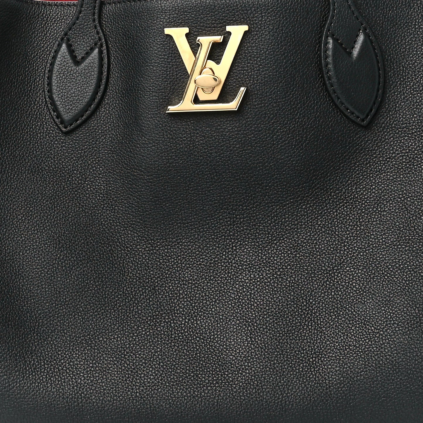 Grained Calfskin Lockme Shopper Black