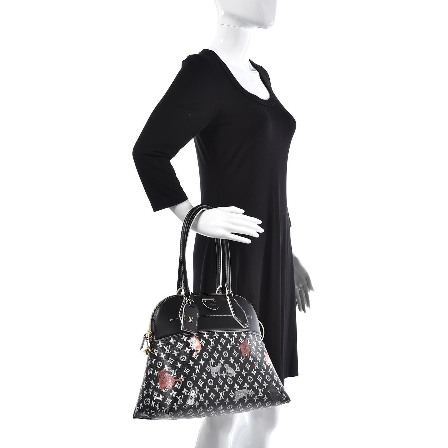 Calfskin Catogram Alma Souple MM Black