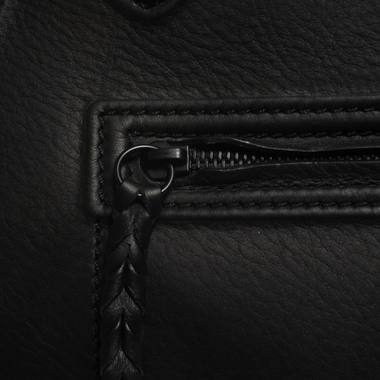 Smooth Calfskin Medium Phantom Luggage Black