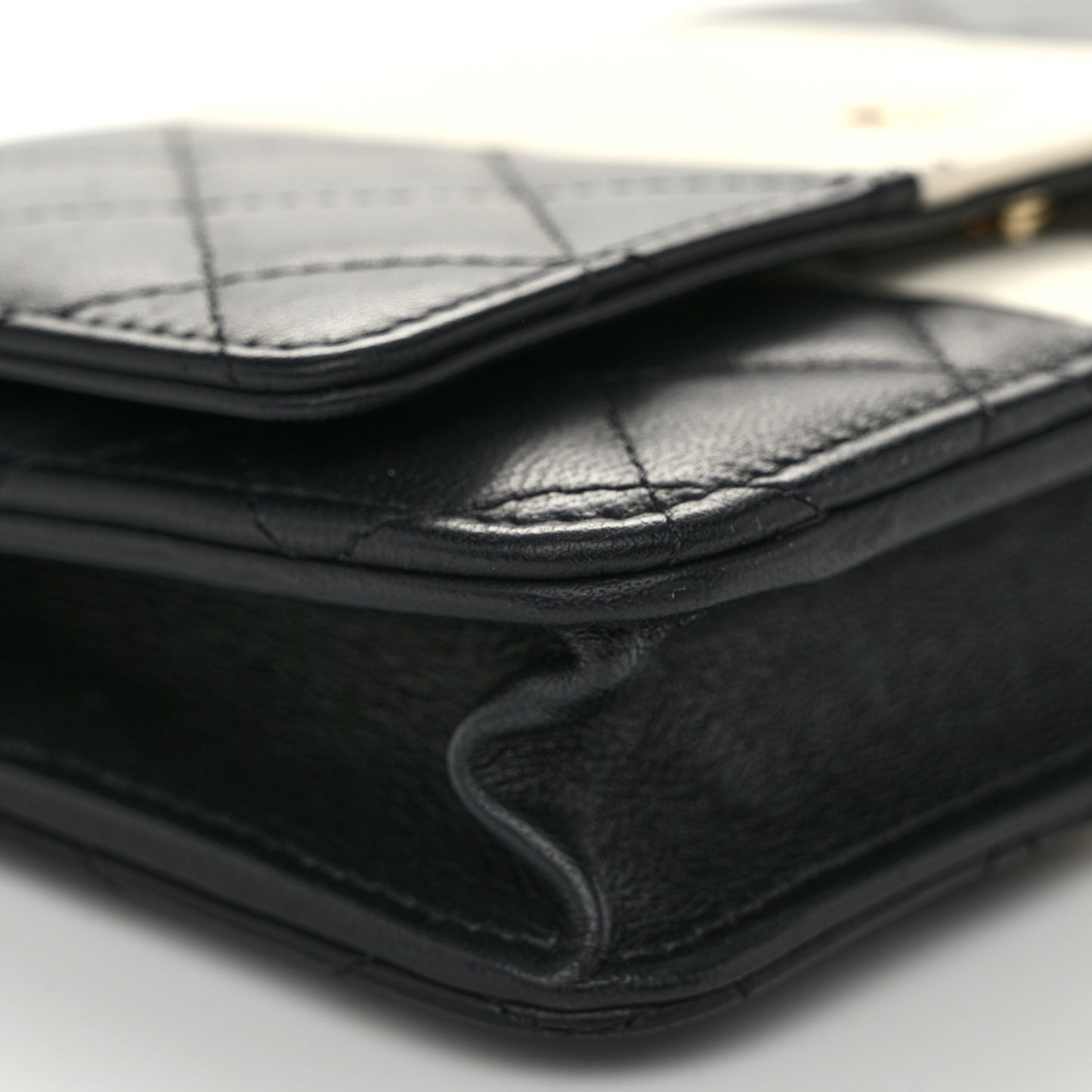 Lambskin Quilted Wallet On Chain WOC White Black