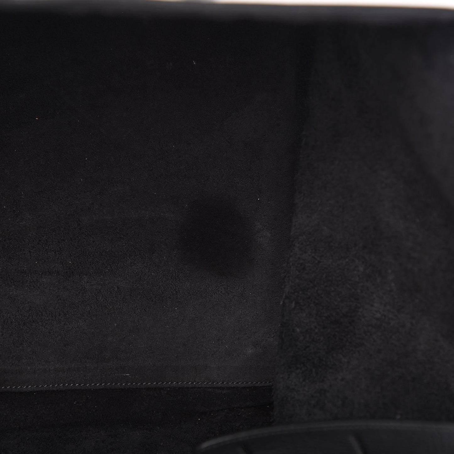 Supple Calfskin Medium Phantom Luggage Black