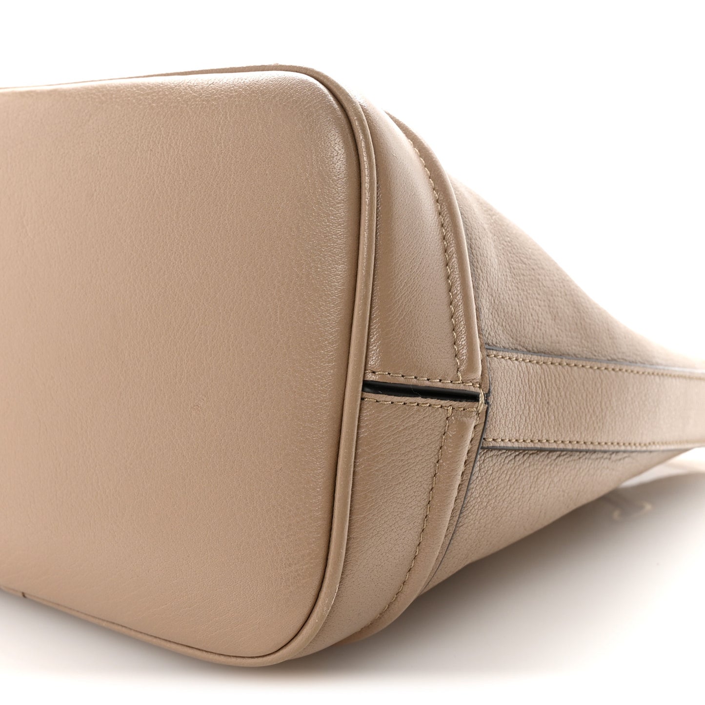 Grained Buffalo Horse Medal Bucket Bag Boyish Brown