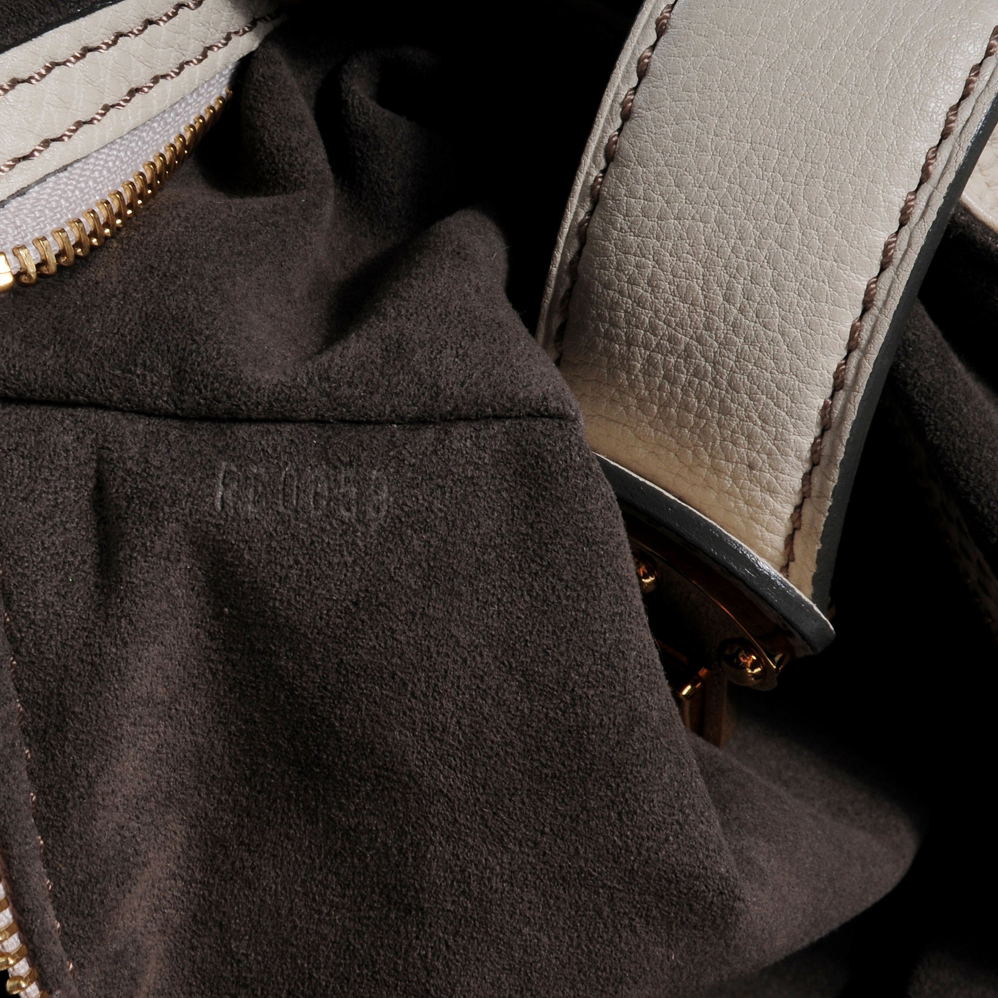 Louis Vuitton Mahina L Gris 7 of 7
