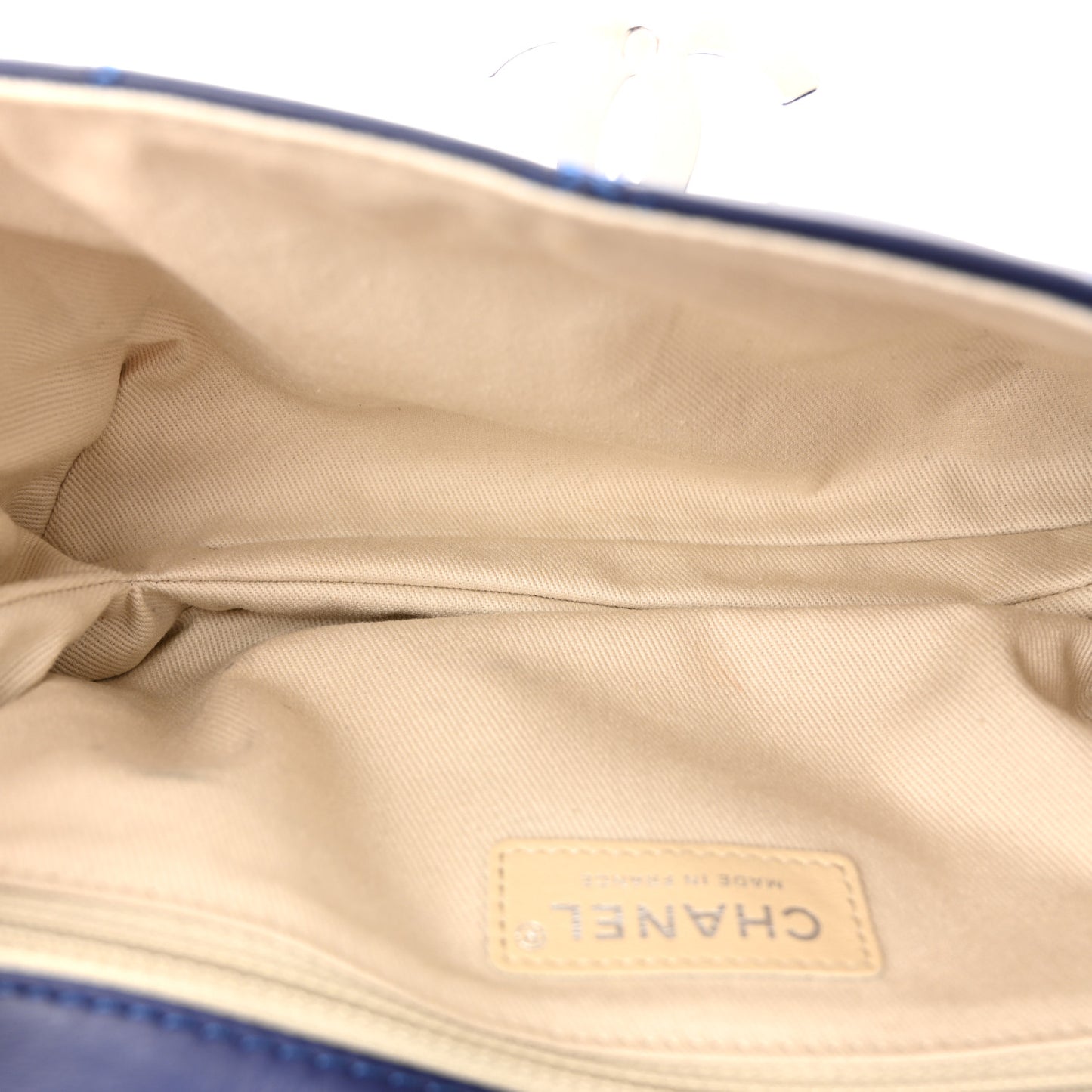 Calfskin Quilted Double Stitch Hamptons Clutch with Chain Blue