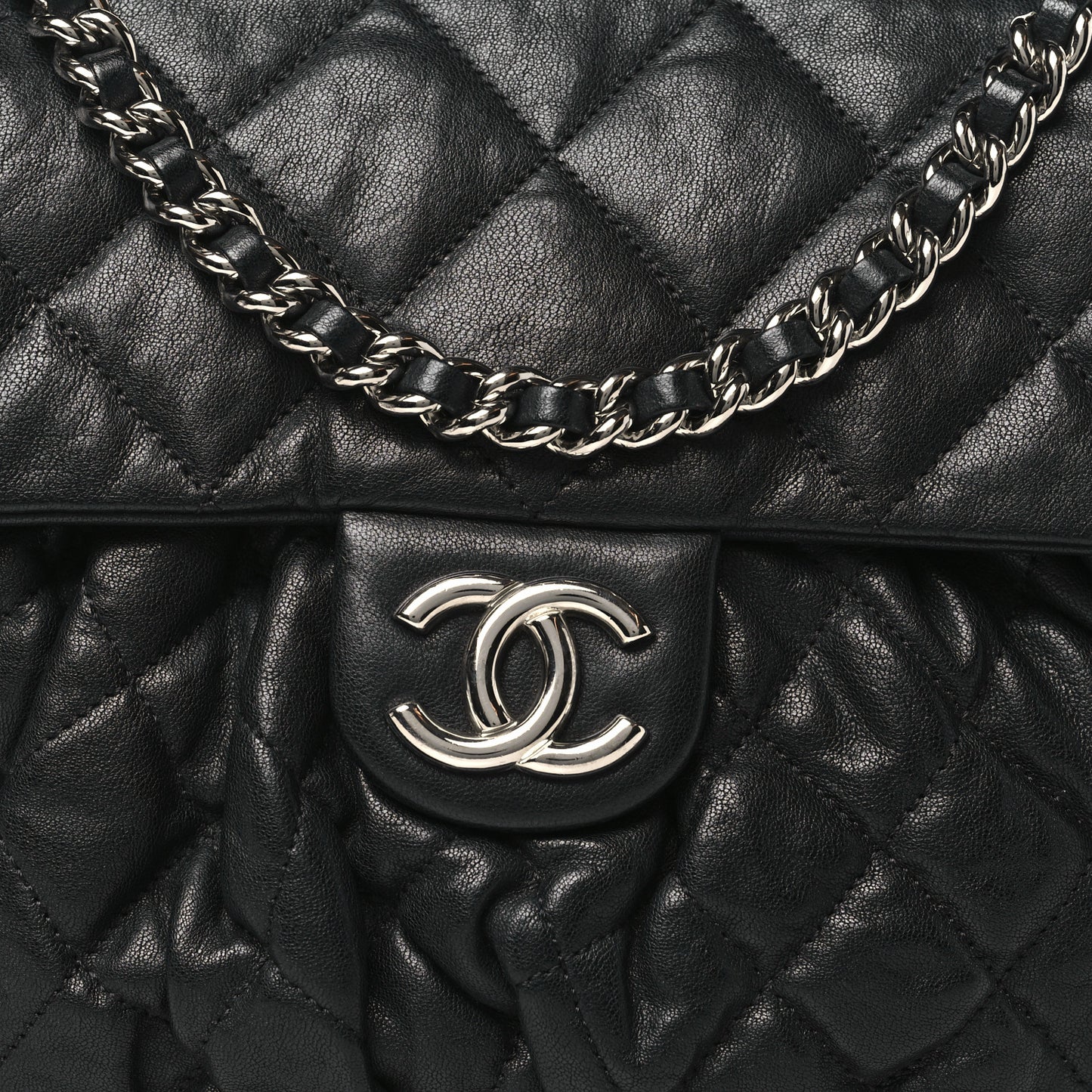 Washed Lambskin Quilted Medium Chain Around Messenger Black