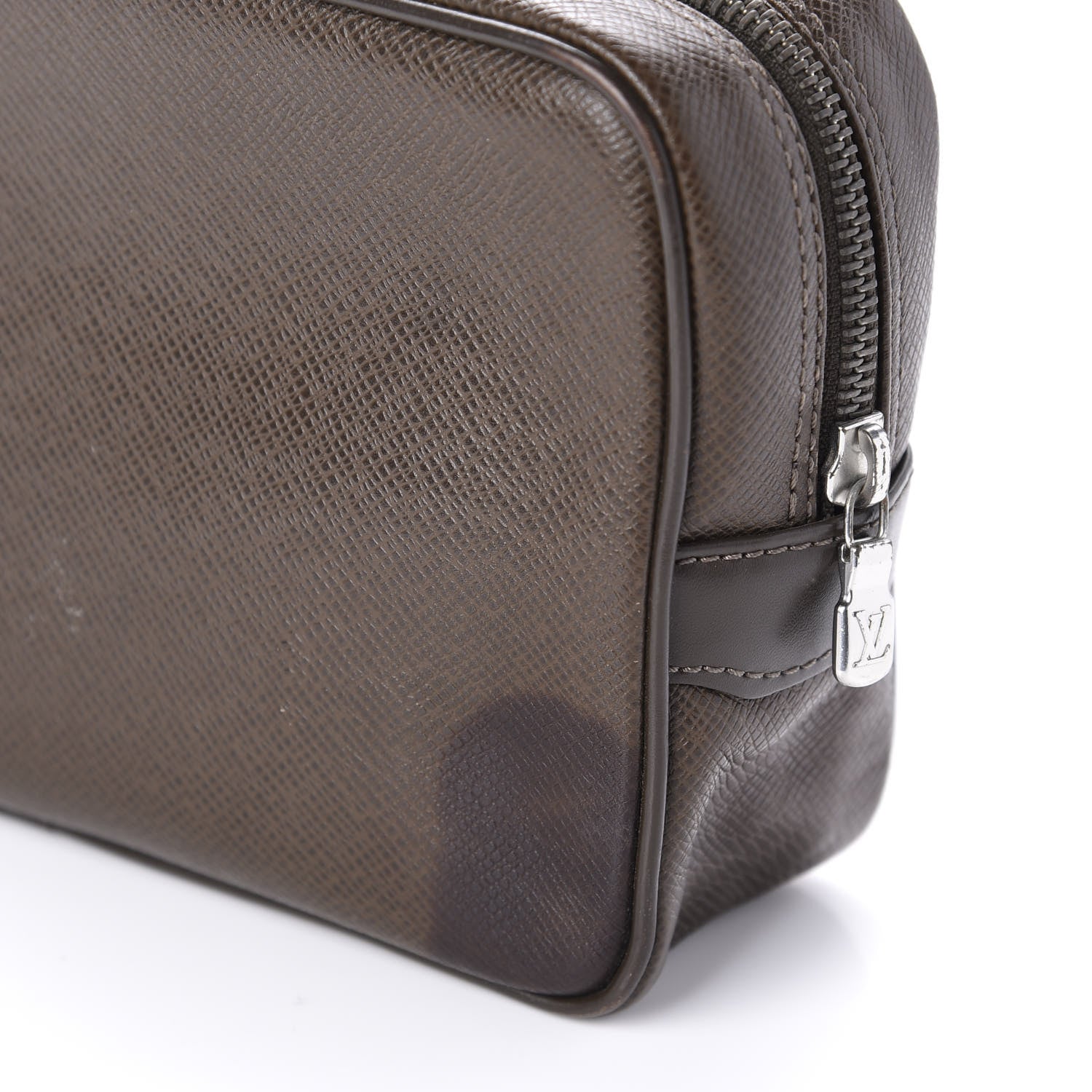Louis Vuitton Taiga Kaluga Toiletry Pouch Grizzli 8 of 12