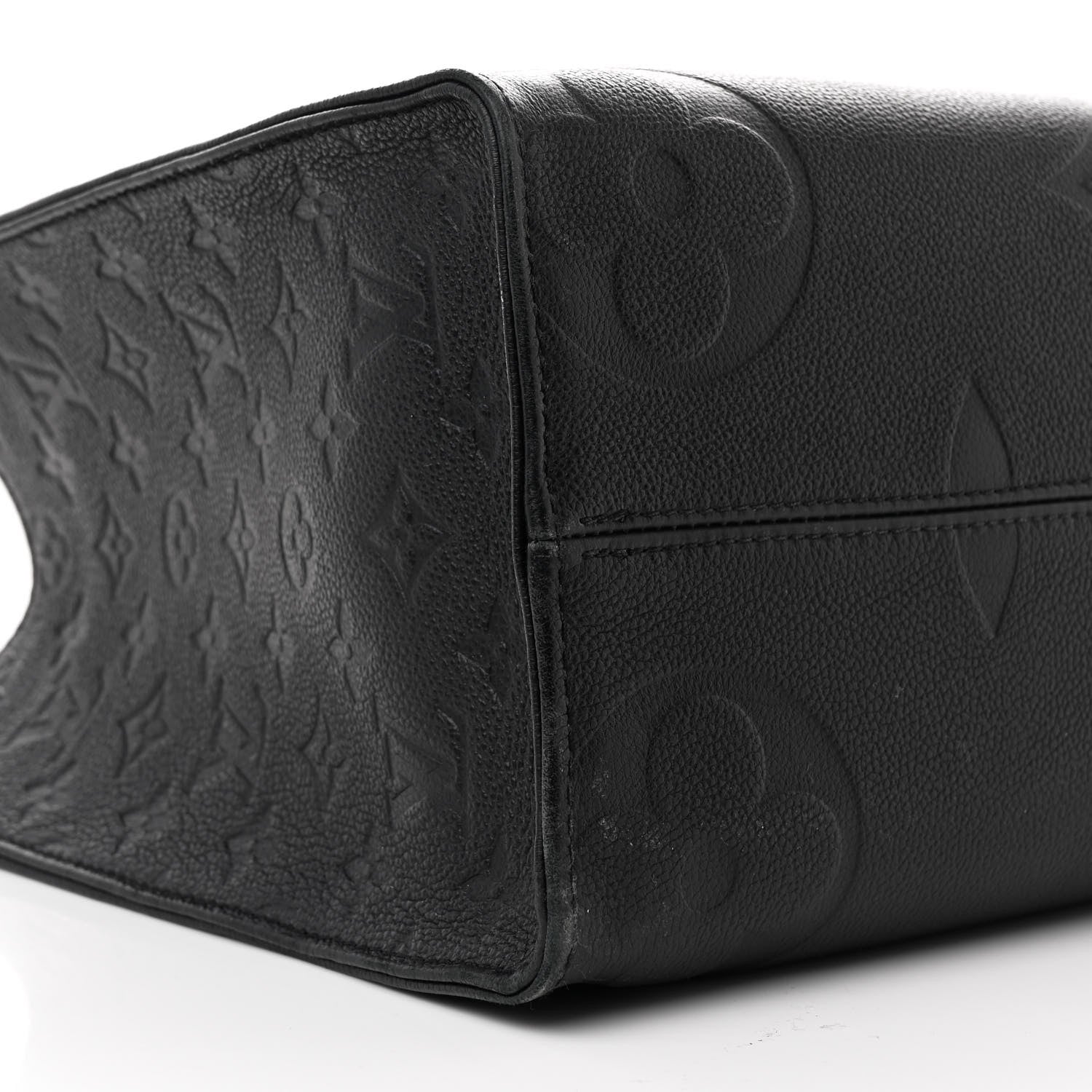 Louis Vuitton Empreinte Monogram Giant OnTheGo MM Black 8 of 10