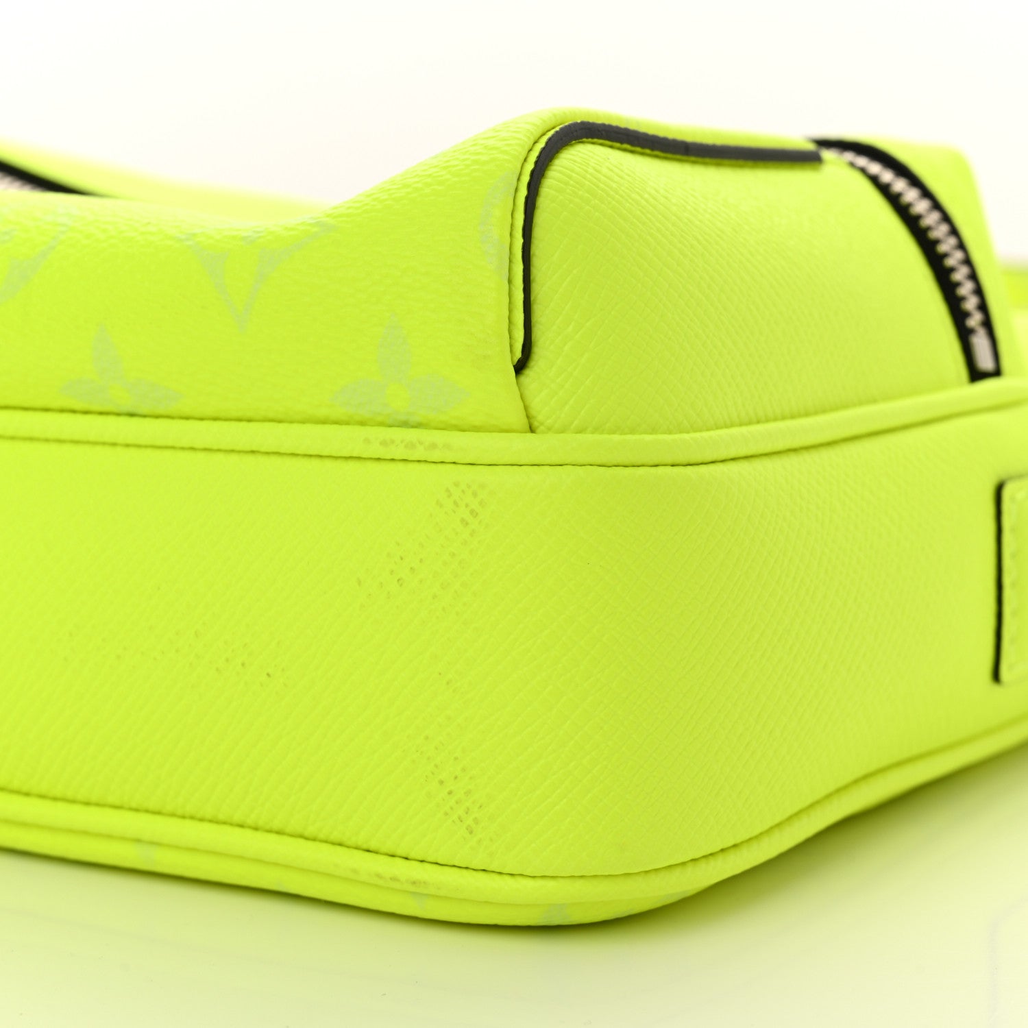 Louis Vuitton Taigarama Outdoor Messenger Yellow 9 of 9