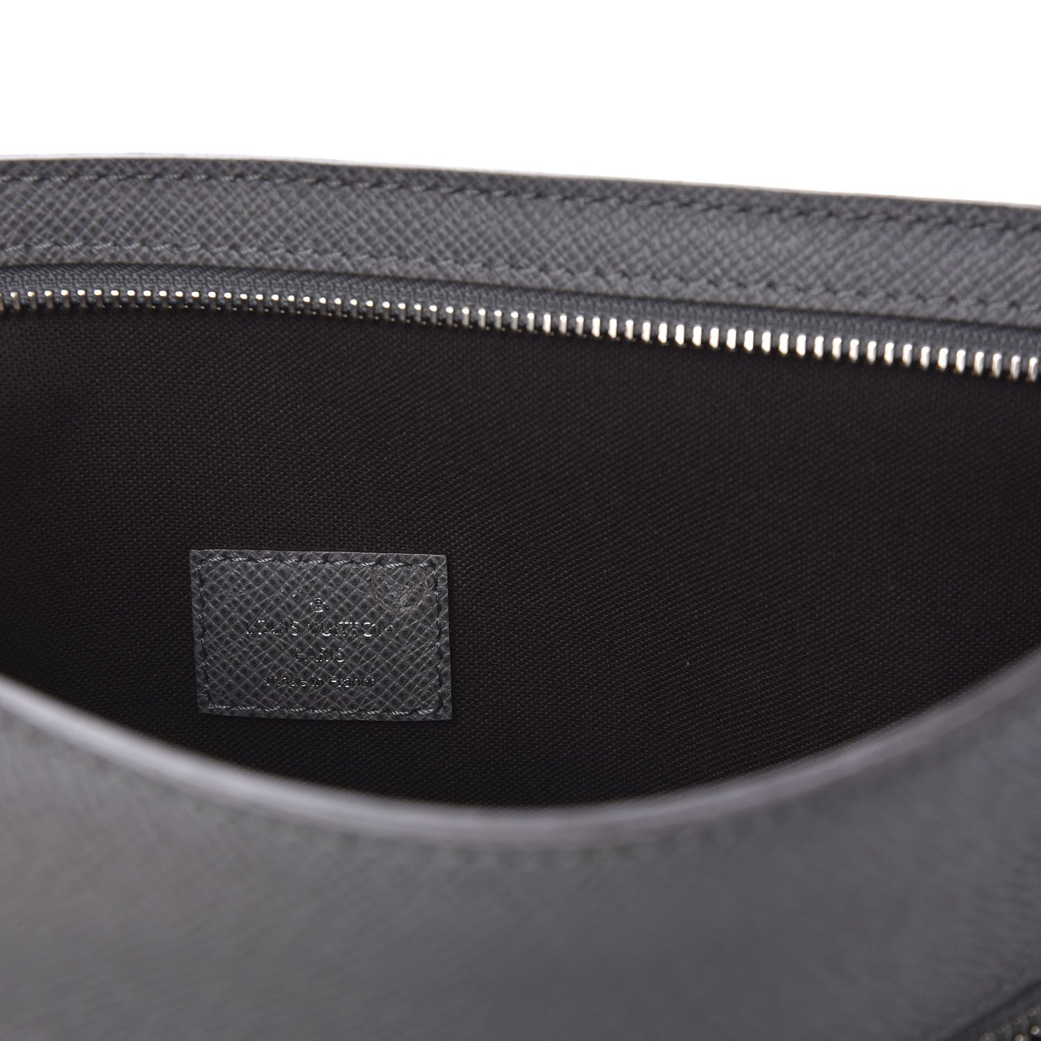 Louis Vuitton Taiga Sasha Messenger Glacier 5 of 11