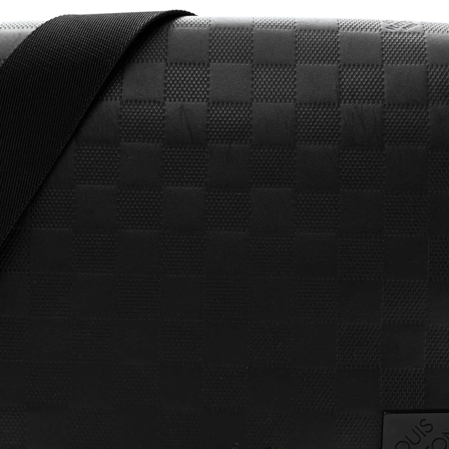 Damier Infini District PM Onyx
