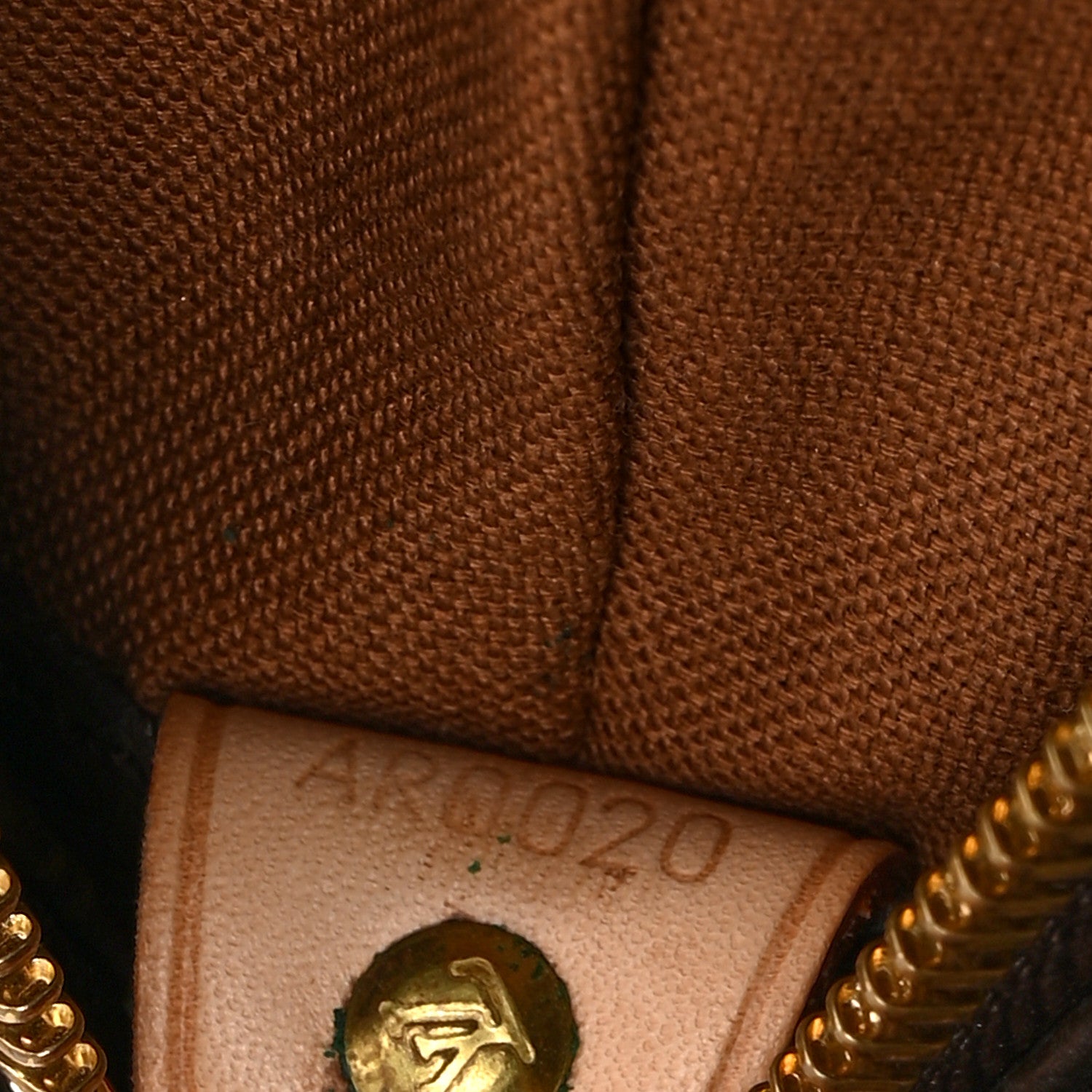 Louis Vuitton Monogram Cabas Mezzo 7 of 11