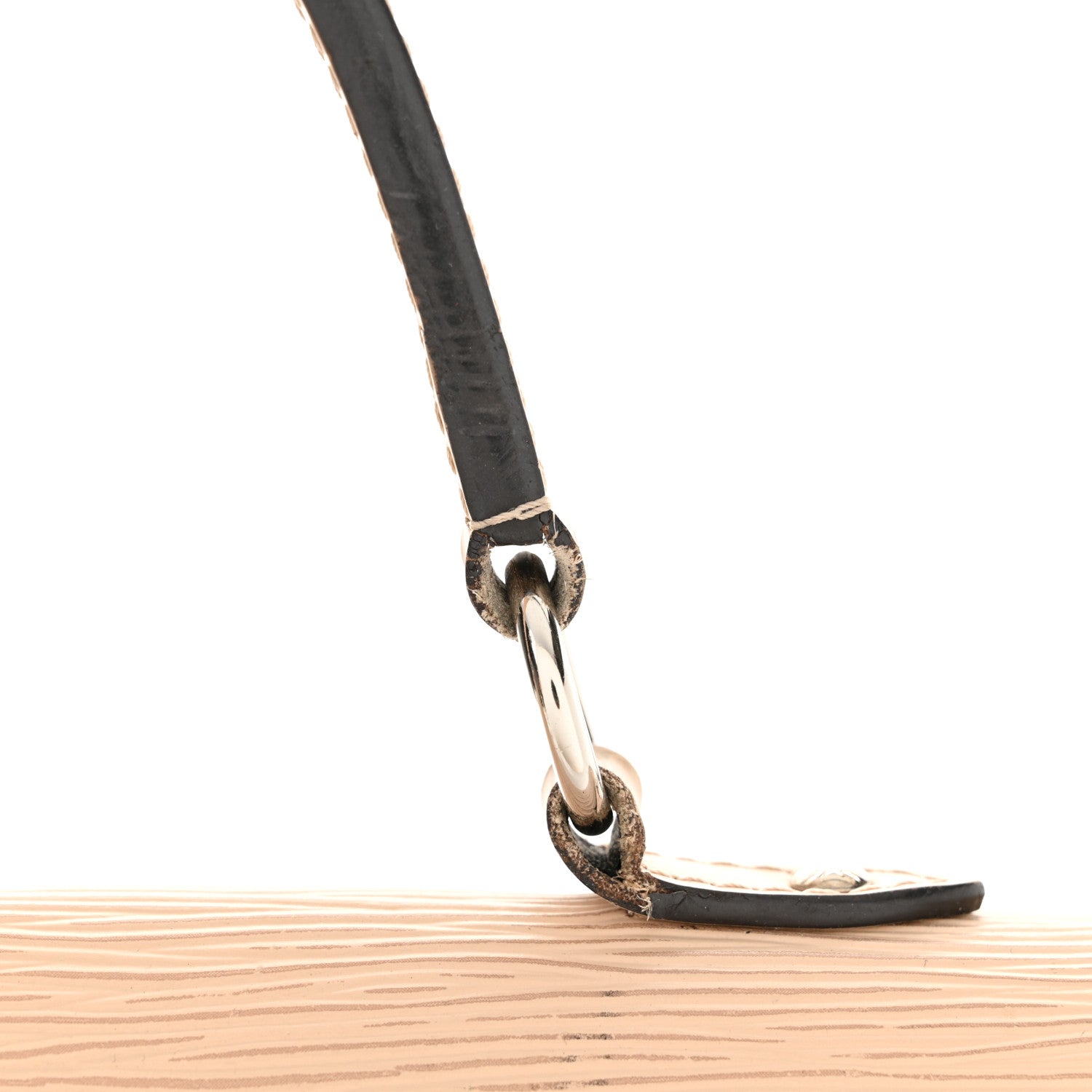 Louis Vuitton Epi Cluny MM Dune 13 of 23