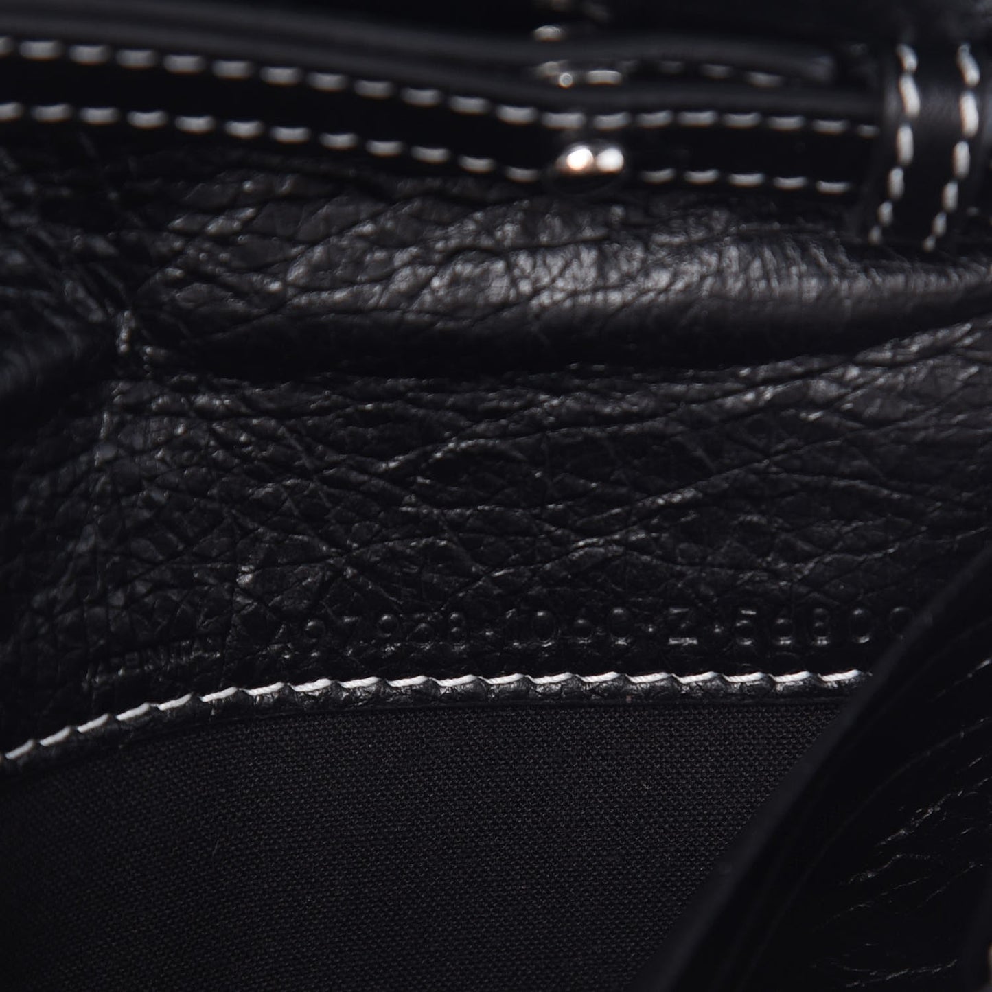 Agneau Arena Graffiti All Over Bazar Chain Shoulder Bag Black Multicolor