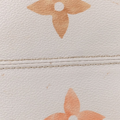 Louis Vuitton Monogram Giant By The Pool 2.0 Onthego MM Beige 10 of 12