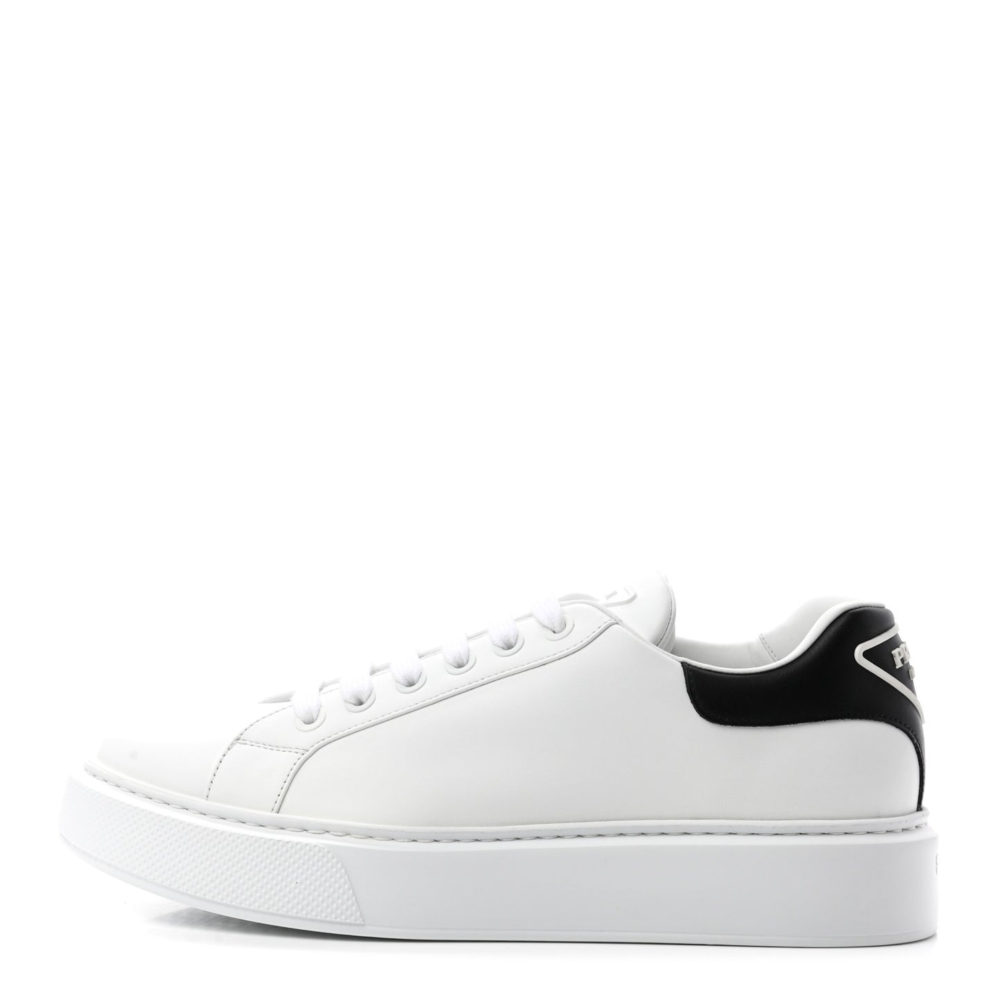 Vitello Soft Rubber Triangle Logo Mens Low Top 40mm Sneakers 9.5 White Black