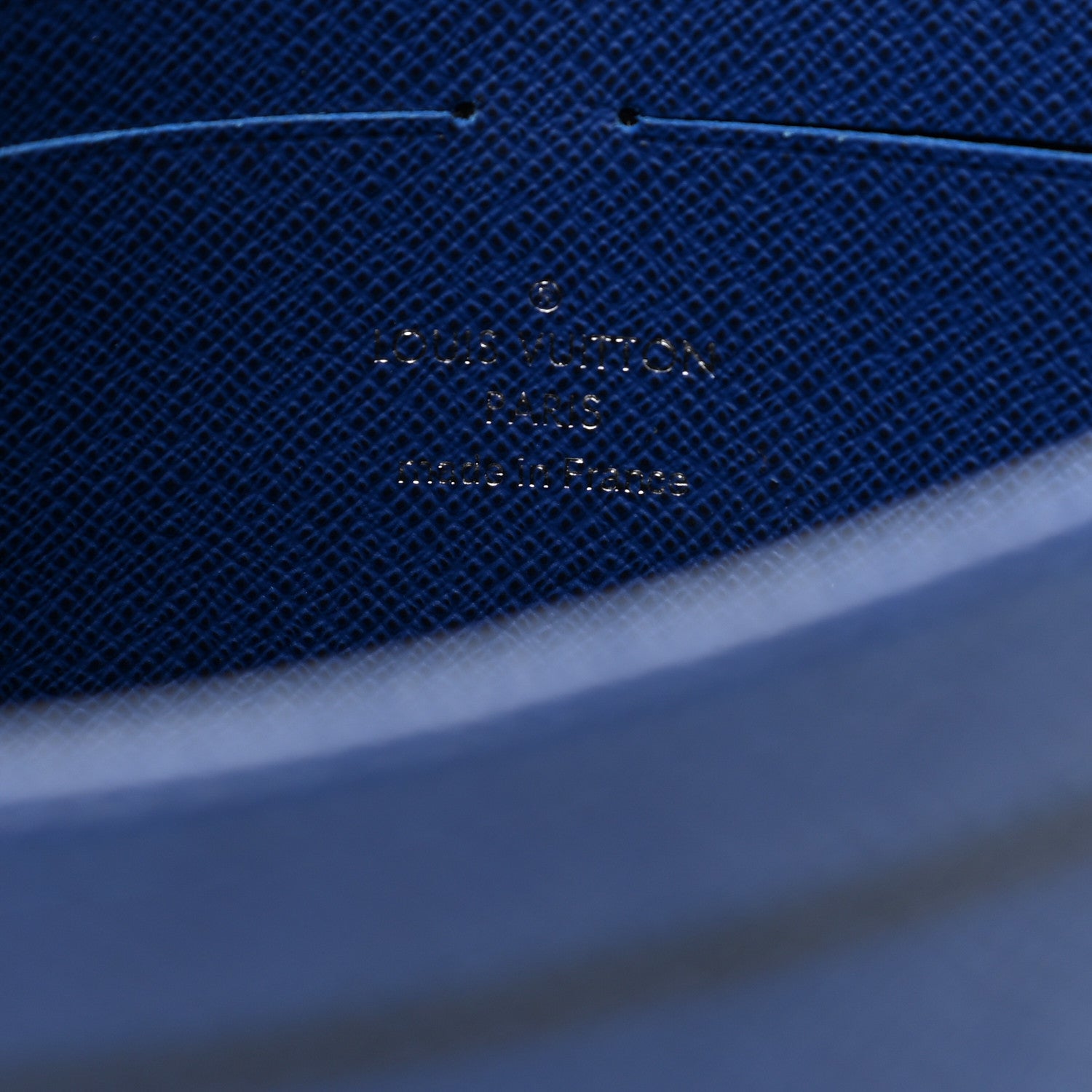 Louis Vuitton Taiga Pochette Voyage MM Cobalt 6 of 9