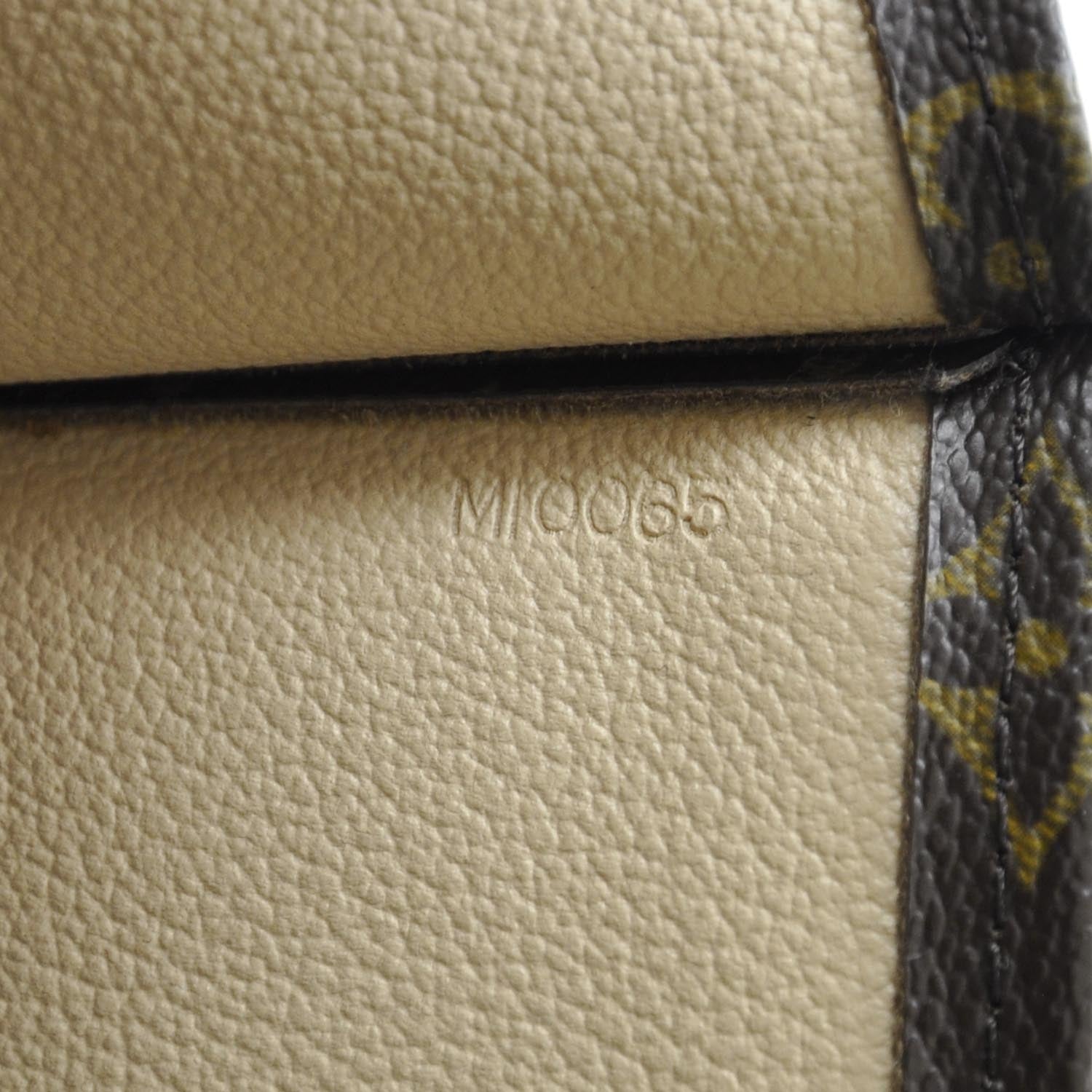 Louis Vuitton Monogram Sac Plat 8 of 8