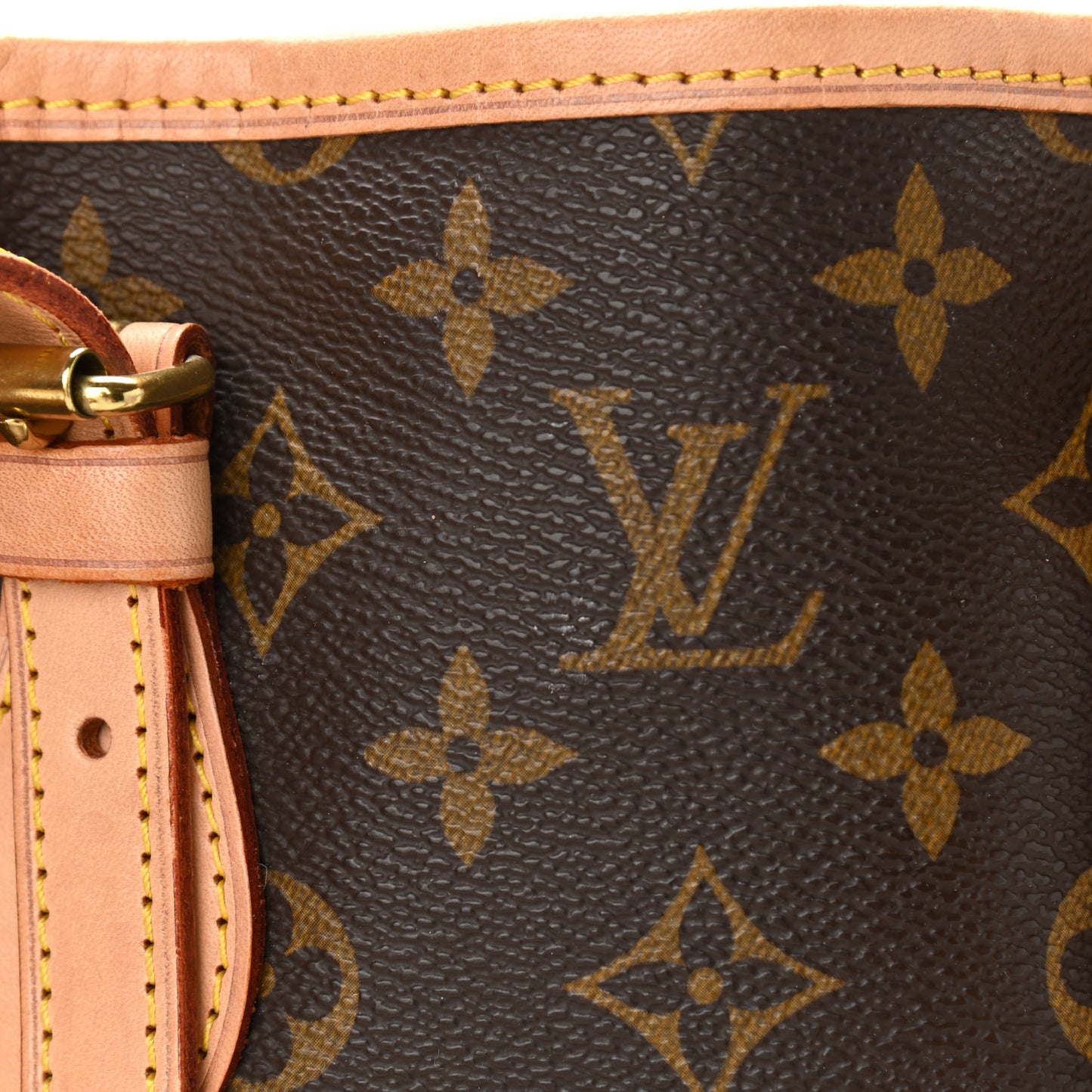 Monogram Petit Bucket 23