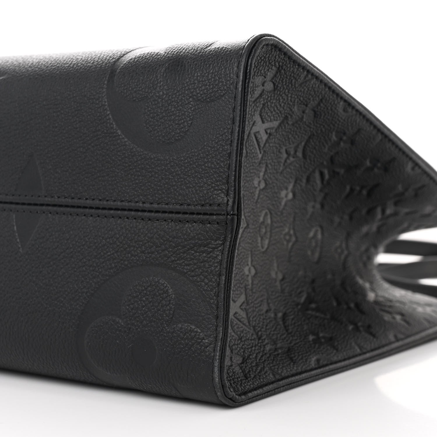 Louis Vuitton Empreinte Monogram Giant OnTheGo MM Black 9 of 9