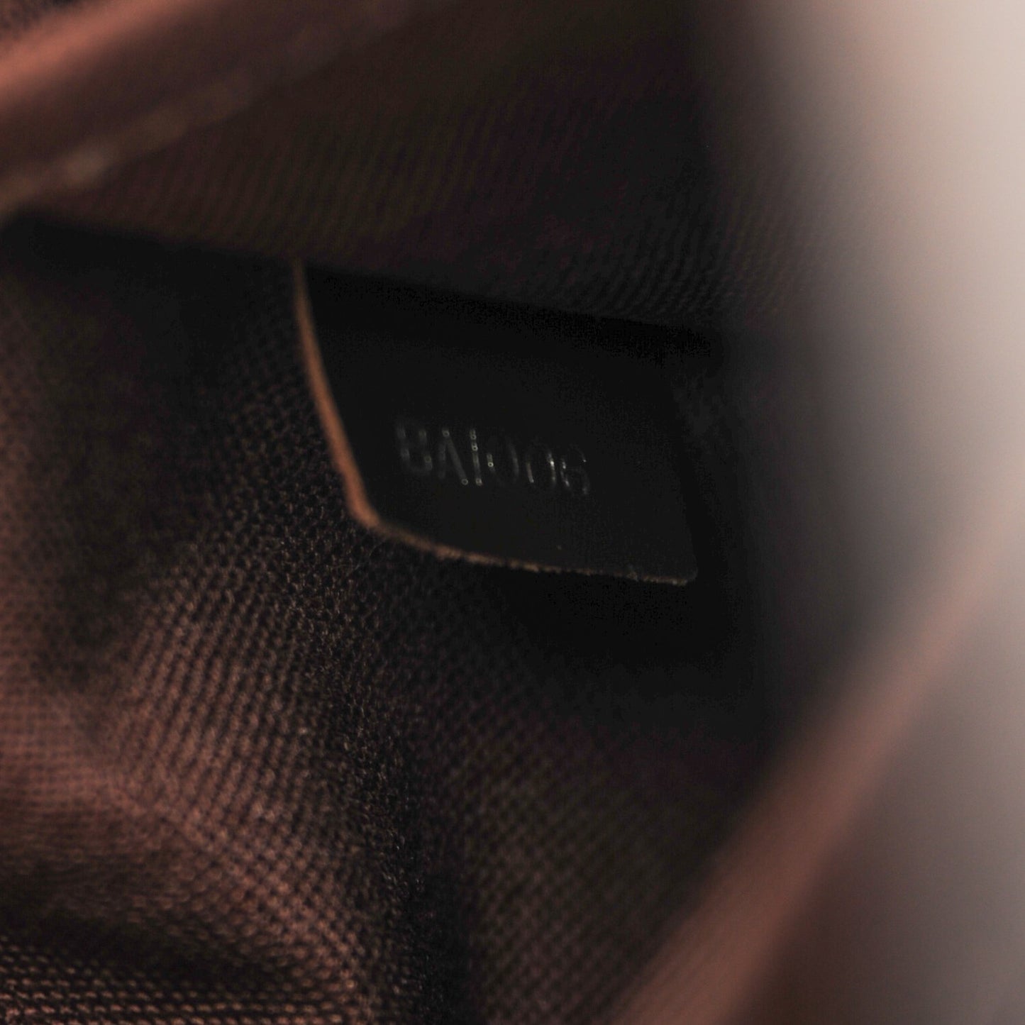 Taiga Andrei Messenger Bag Grizzli