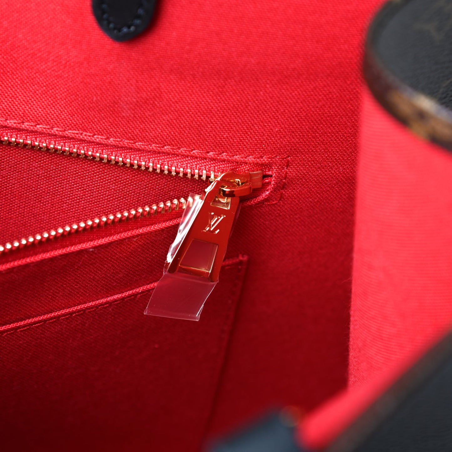 Reverse Monogram Giant Onthego MM