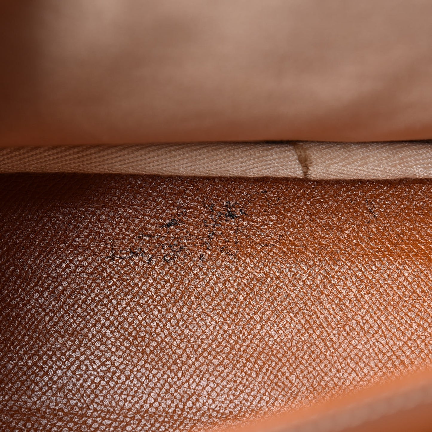 Courchevel Noumea Gold