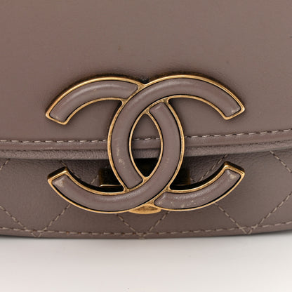 Chanel Shiny Calfskin Goatskin Quilted Small Coco Curve Messenger Flap Grey 12 of 15