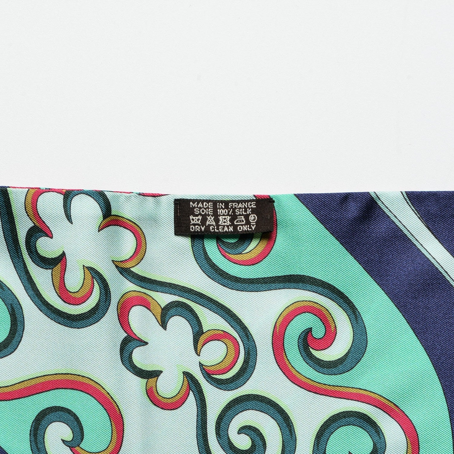 Hermes Silk Festival des Amazones Maxi Twilly 3 of 5