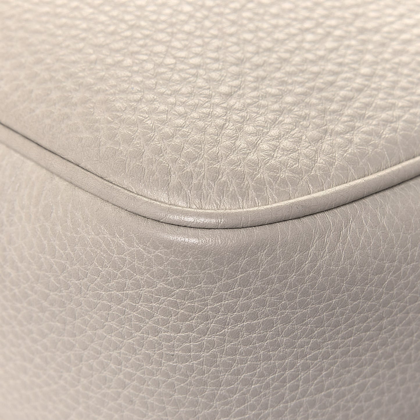 Pebbled Calfskin Small Soho Disco Bag Off White