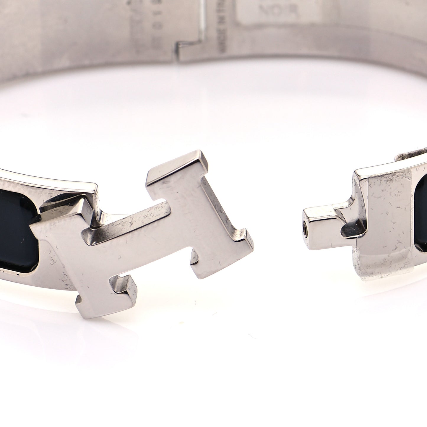 Enamel Narrow Clic Clac H Bracelet PM Black