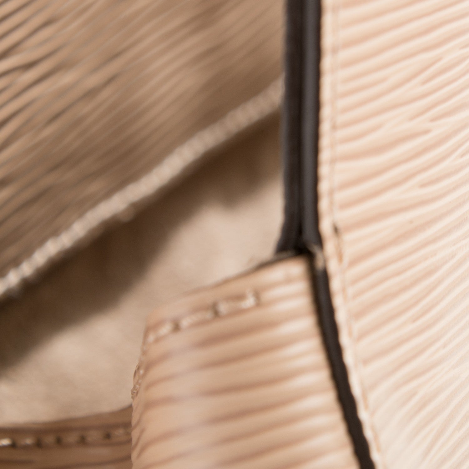 Louis Vuitton Epi Marly MM Dune 8 of 12