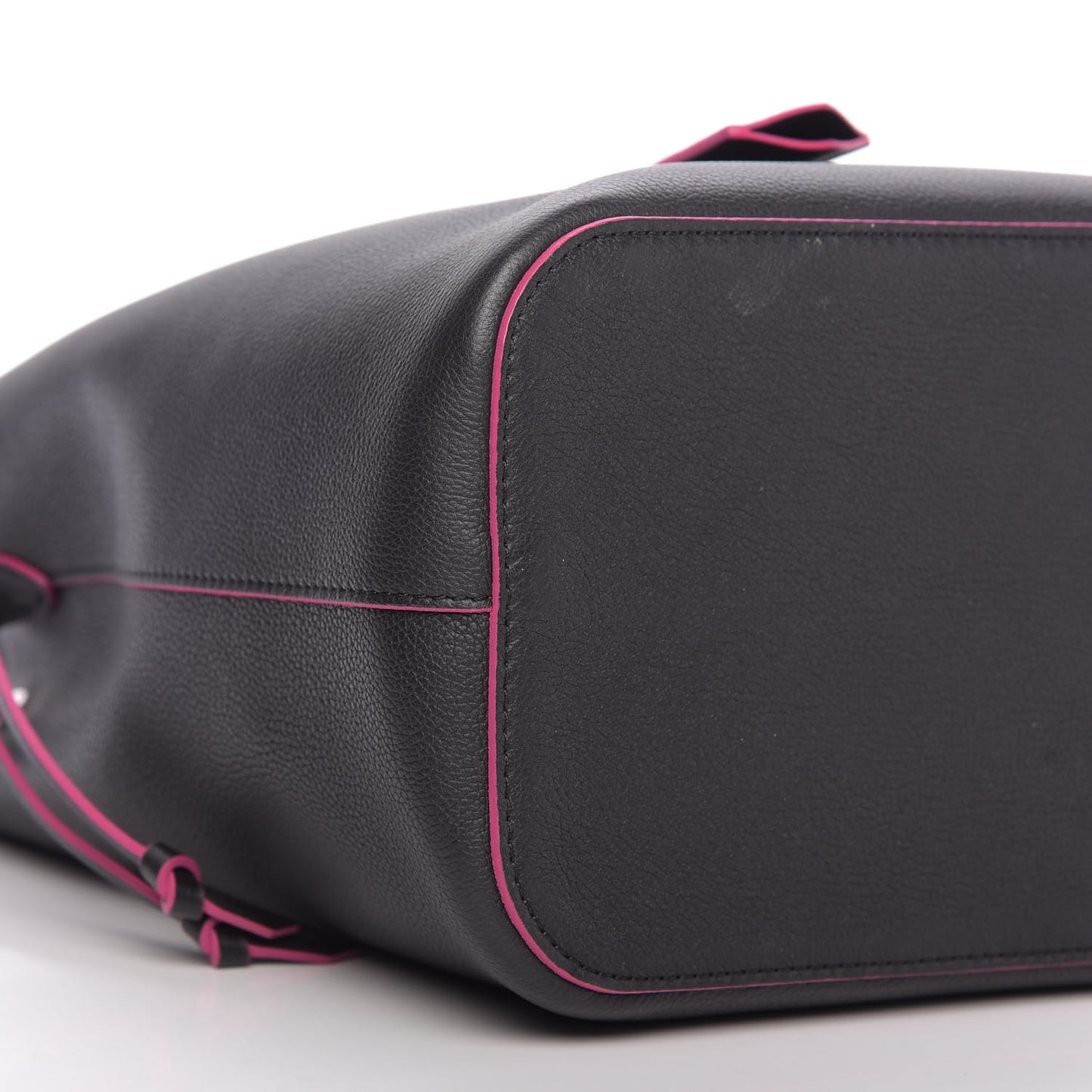 Calfskin Lockme Bucket Black