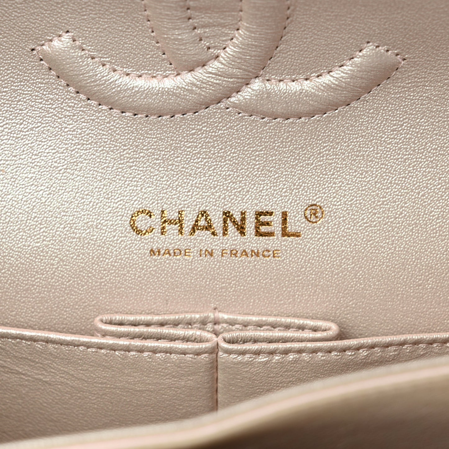 Iridescent Lambskin Quilted Medium Double Flap Ivory