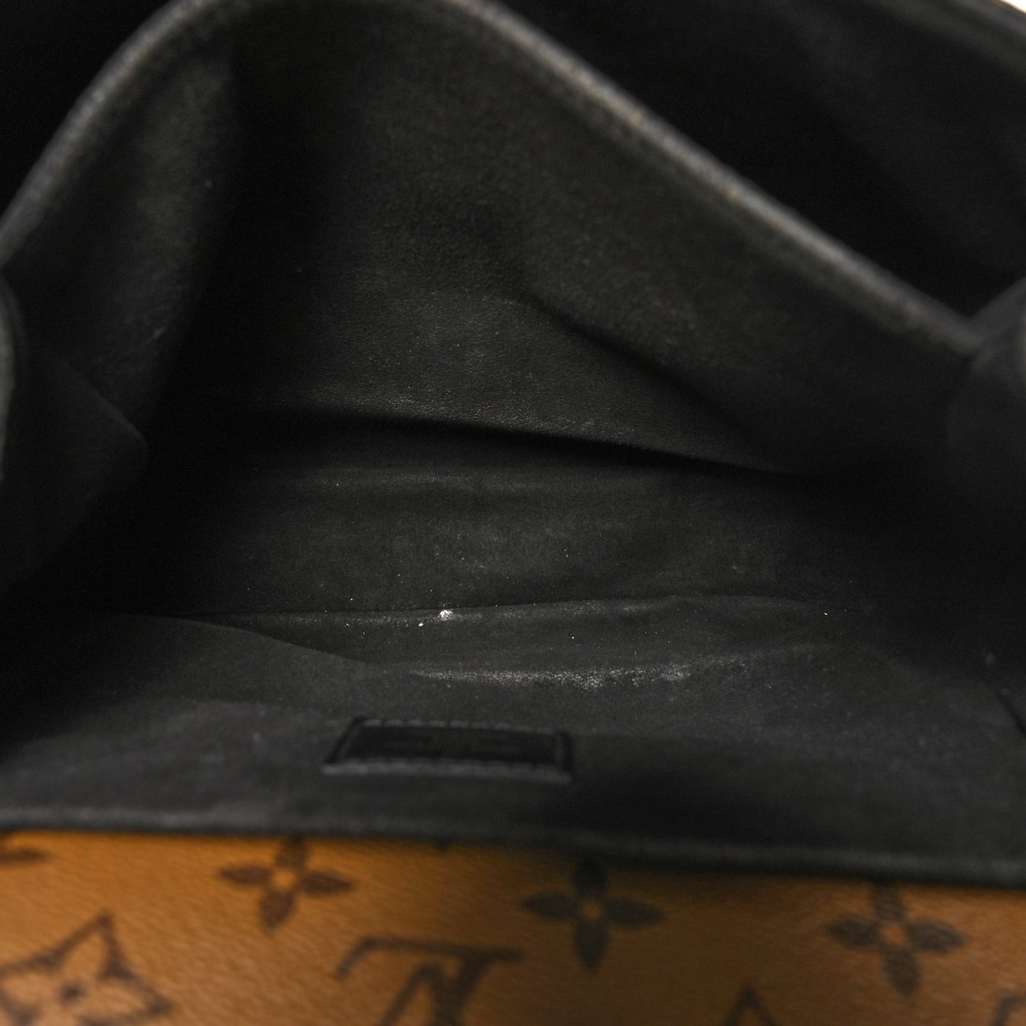 Reverse Monogram Pochette Metis