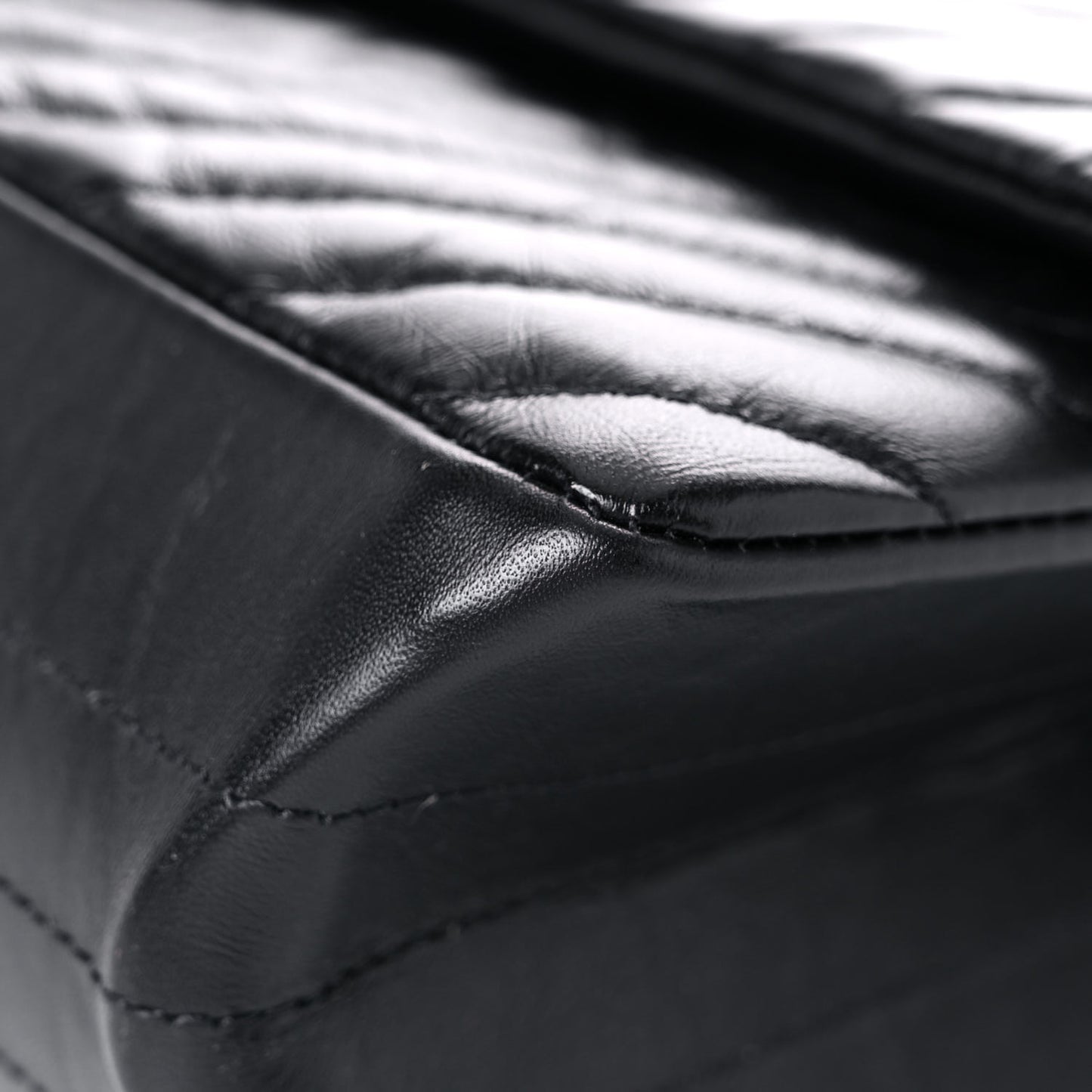 Aged Calfskin Chevron Quilted 2.55 Reissue 226 So Black