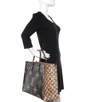 Louis Vuitton Monogram Giant Jungle Onthego GM Black 3 of 11