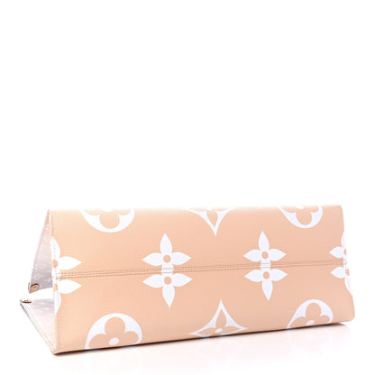 Louis Vuitton Monogram Giant By The Pool Onthego GM Brume 4 of 8
