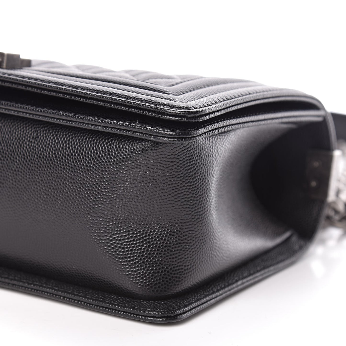 Caviar Quilted Medium Boy Flap Black