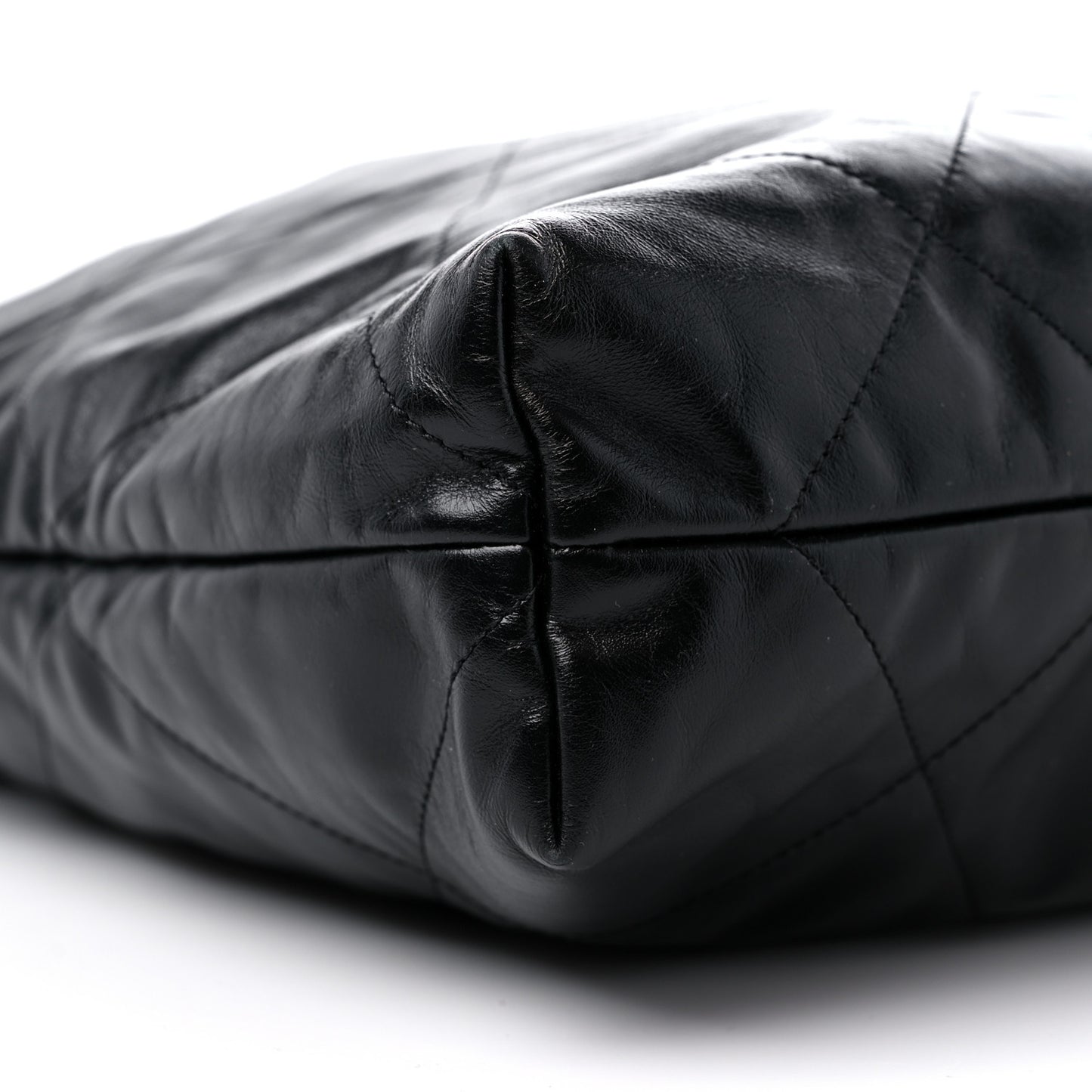 Shiny Calfskin Quilted Chanel 22 Black