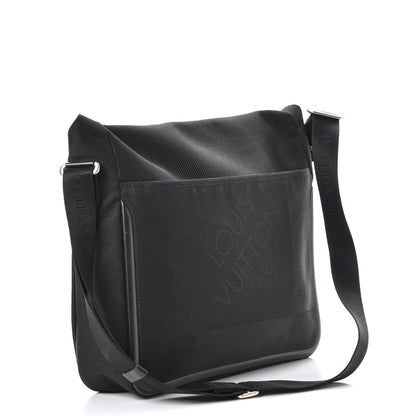 Louis Vuitton Damier Geant Messenger Bag Black 3 of 12